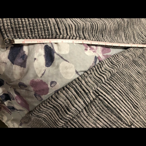 Sweater - Picture 8 of 10